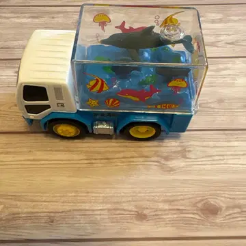 수족관 트럭 대