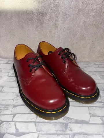 새상품급 닥터마틴 3홀 AW006 체리 레드