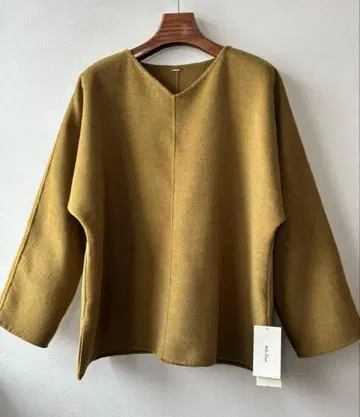 [미사용 새상품] 미라 오웬 접결 V넥 풀오버 상의