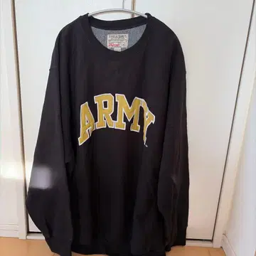 ARMY 로고 블랙 맨투맨