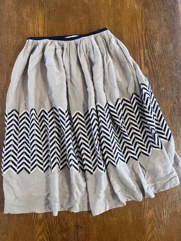 mina mountain roof 헤링본 스커트