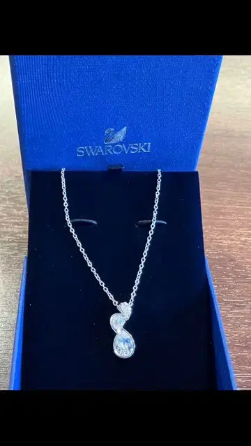 SWAROVSKI 스와로브스키 목걸이 티어드롭
