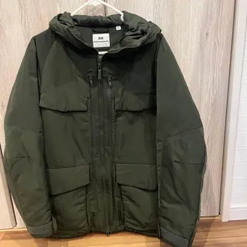 UNIQLO 화이트 마운티니어링 다운 자켓 S