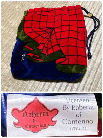 로베르타 디 카메리노 스파이더맨풍 파우치