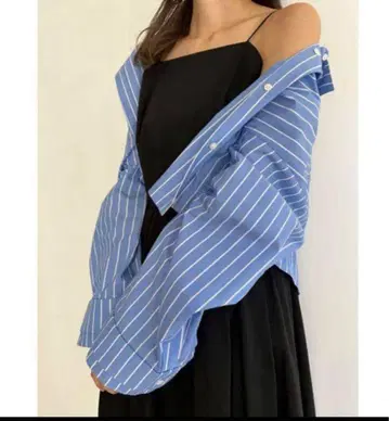 SNIDEL 크롭 디자인 스트라이프 셔츠