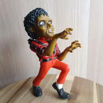 마이클 잭슨 스릴러 피규어