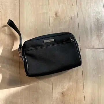 블랙 나일론 소재 클러치백