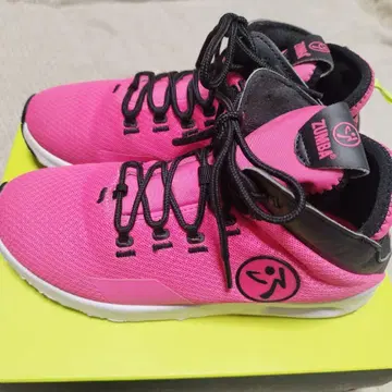 줌바 하이컷 신발 핑크 사이즈 US 6.5 ZUMBA