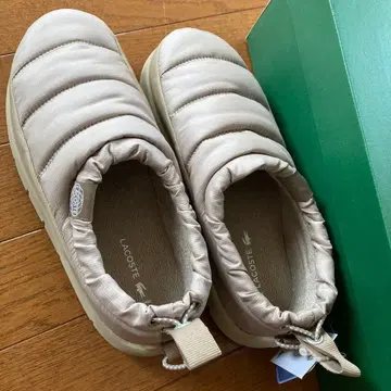 LACOSTE SERVE SLIPPER 223 LT BRW 250