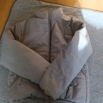 베이지 M 사이즈 패딩 자켓