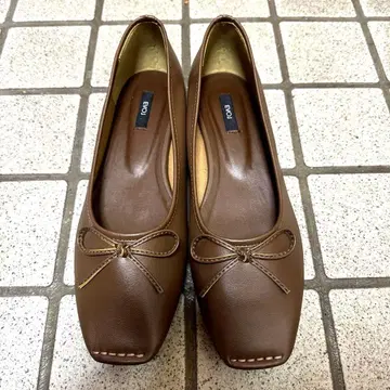 EVOL 플랫 펌프스