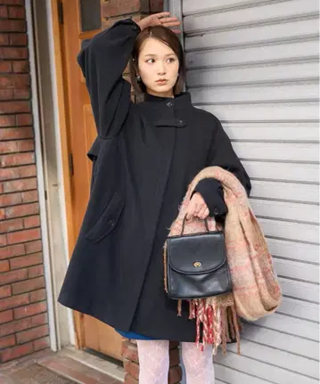 프릭스스토어 울리 미니 플레어 코트 블랙