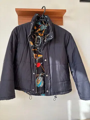 EVRIS 리버서블 블랙 다운 자켓