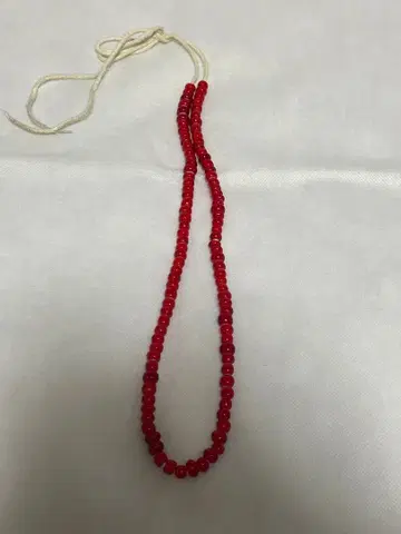 자신 구매 고로즈 화이트 하트 비즈 1줄 빨간 비즈