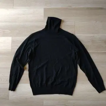 그린 라벨 릴랙싱 울 100% 블랙 터틀넥