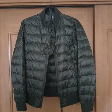 UNIQLO 울트라 라이트 다운 자켓 M 다크 그린