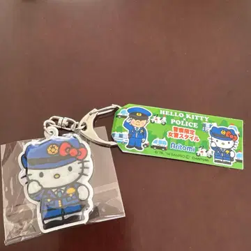 헬로키티 경찰관 아크릴 키링
