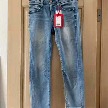 미사용 새상품 RED CARD 앵클 슬림 테이퍼트 25