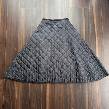 MADISONBLUE 플레어 스커트 01