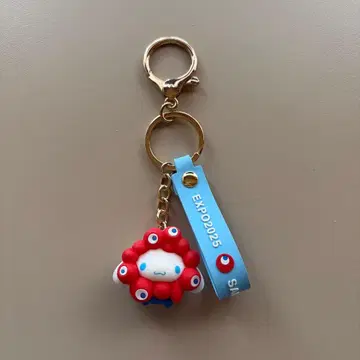 [ 오사카 엑스포 한정품 ] 미야쿠미야쿠 x 산리오 시나몬 롤 키링