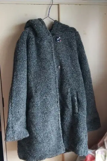 후드 부착 그레이 보아 자켓