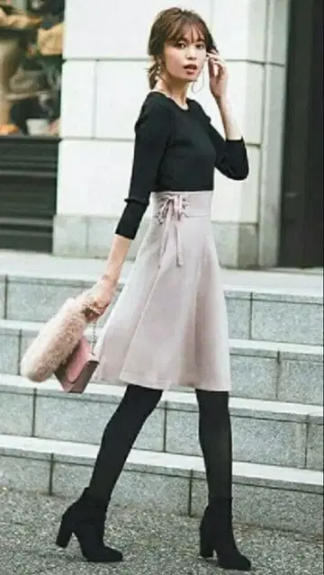 아푸와이저 리셰 사이드 업 니트 원피스