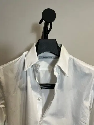 JOHN LAWRENCE SULLIVAN 화이트 드레스 셔츠