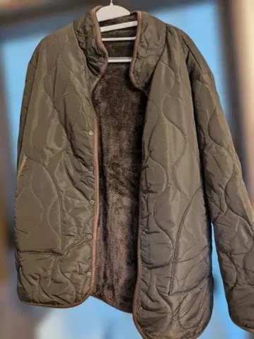 올리브색 퀼팅 자켓 F 사이즈