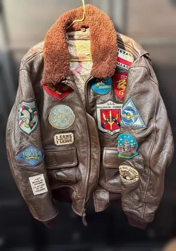 AVIREX 패치 가죽 자켓