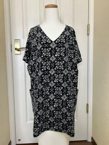 벨로아 V넥 반팔 튜닉