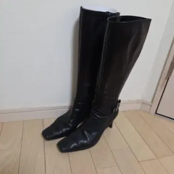 블랙 가죽 롱 부츠 스퀘어토