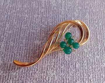 유선형 골드 브로치 와카사 마노