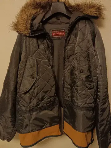 구제 의류 Chevignon 셰비뇽 밀리터리 자켓 L 카키