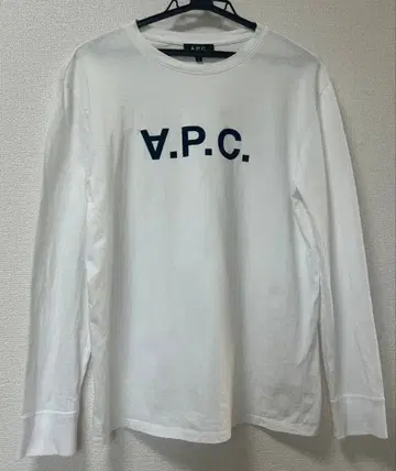 [새상품급] A.P.C. 화이트 로고 긴팔 티셔츠 XS 남성용