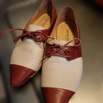 LIMITED EDITION 레이스업 슈즈