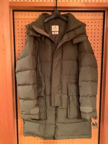 스노우피크 올리브 그린 후드 부착 롱 다운 자켓