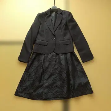 블랙 자켓과 드레스 세트