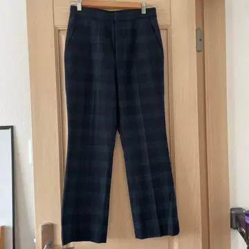새상품급 슬로브 이에나 네이비 계열 체크 팬츠 38