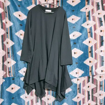 [새상품급] n'Or 비대칭 밑단 긴팔 상의 F 사이즈 다크 그레이