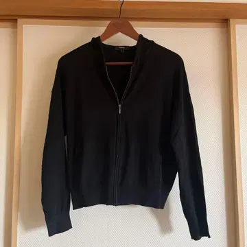 띠어리 블랙 후드 부착 집업 가디건