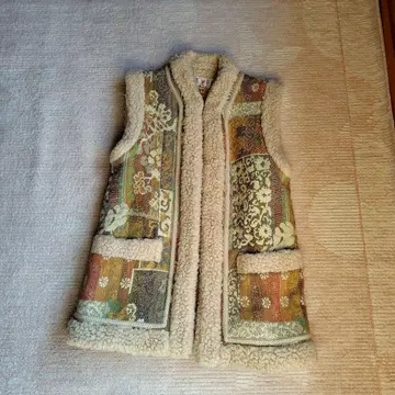 리버서블 플리스 베스트 다색 꽃무늬