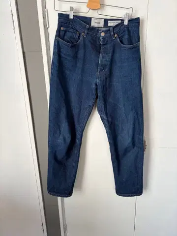 YAECA 테이퍼드 데님