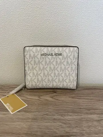 MICHAEL KORS 접이식 지갑 모노그램