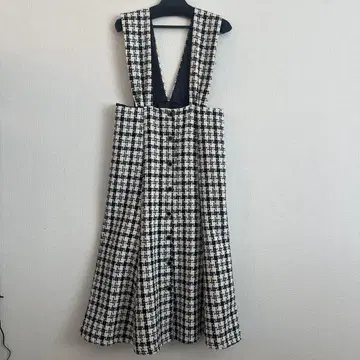 화이트 블랙 체크 V넥 살로펫