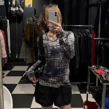 토네이도 마트 체크 v넥 티셔츠