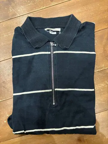 C/NP 보더 하프 지퍼 티셔츠