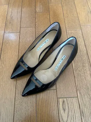 새상품급 인기 PELLICO 아넬리 가죽 에나멜 펌프스 힐 38