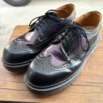 used 영국제 닥터마틴 윙팁 슈즈 29cm 블랙 x 보라색