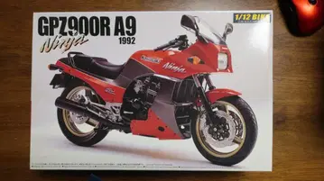 Kawasaki GPZ900R A9 1992 1/12 스케일 모델 키트
