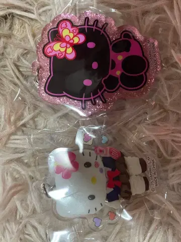 헬로키티 아크릴 키링 2세트